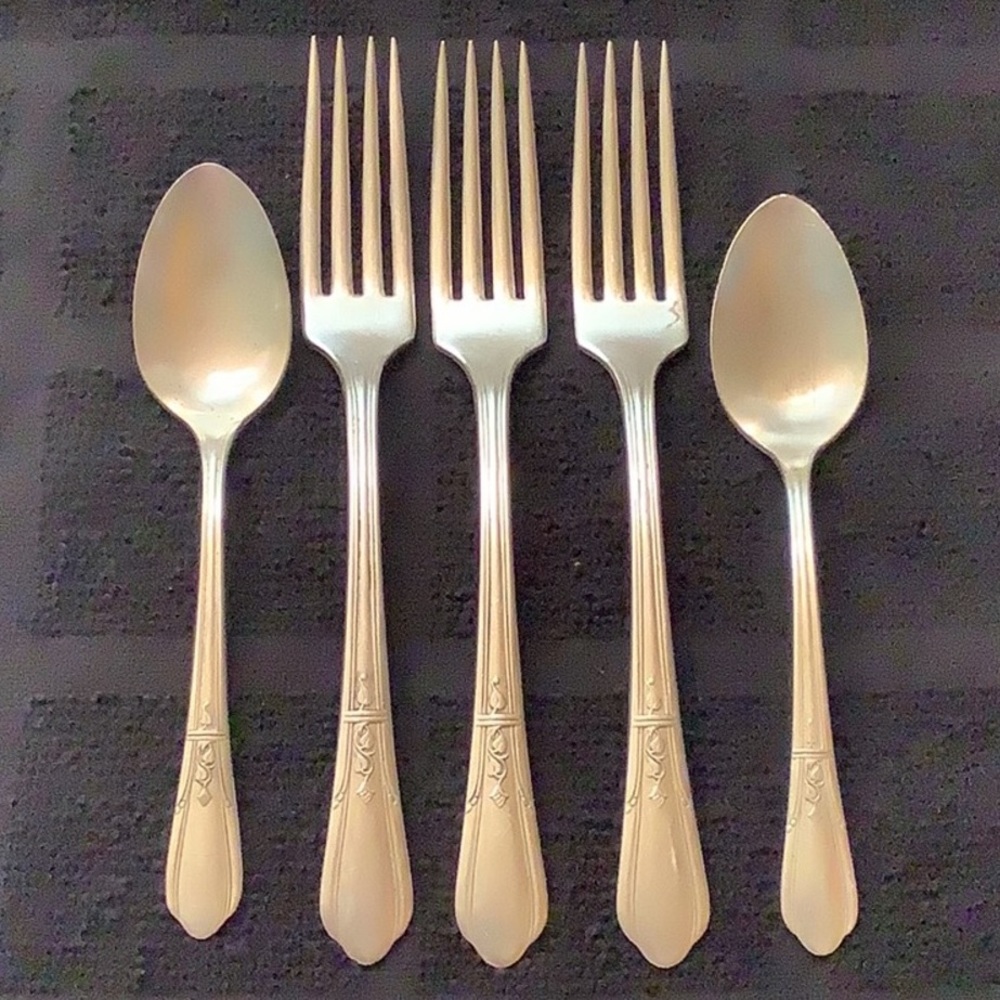 Encore 3 forks 2 spoon Simeon L & George H Rogers Oneida Ltd.
